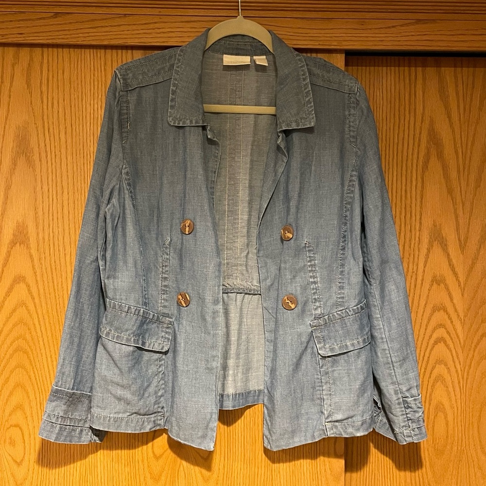 Chico’s lightweight chambray-look jacket, med. blue, Chico’s Sz 1 (Sz 8)